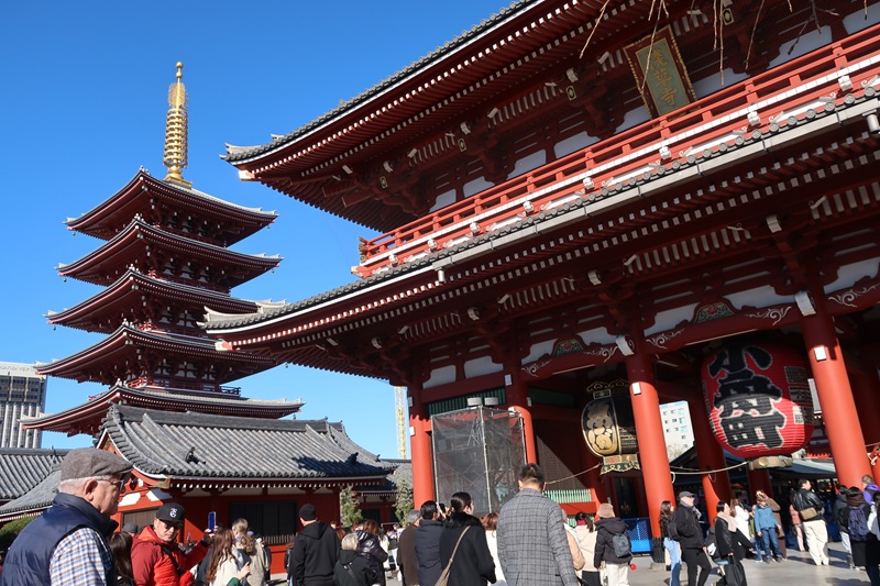 【画題】賑わう浅草寺　【撮影地】東京都台東区浅草